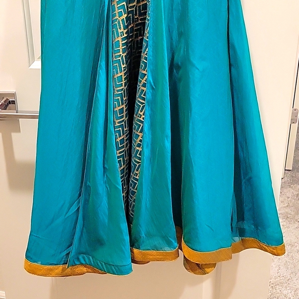 Designer Indian Salwar Suit for Parties – Elegant & Eye-Catching! - Picture 8 of 14